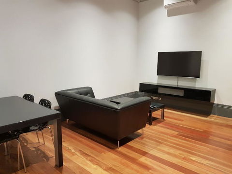 Bespoke On Main - Accommodation Port Macquarie 1