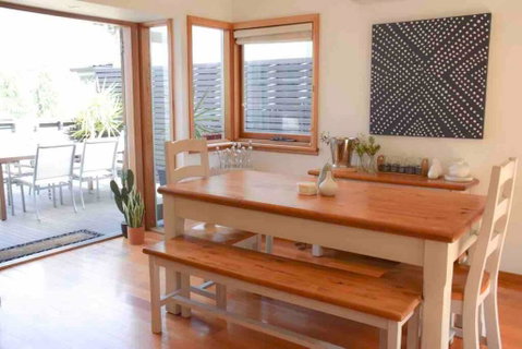Best Location In Hobart! Luxury 4 Bedroom With Stunning Views - Accommodation Port Macquarie 2