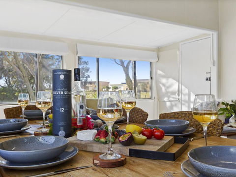 Between 2 Beaches - Comfortable Private Sanctuary - Accommodation Port Macquarie 3