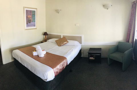Biloela Centre Motel & Steakhouse Restaurant - Accommodation Port Macquarie 1