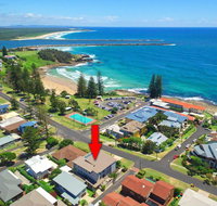 Bimbadeen Unit 3 - across from the beach - lift in complex - Accommodation Port Macquarie