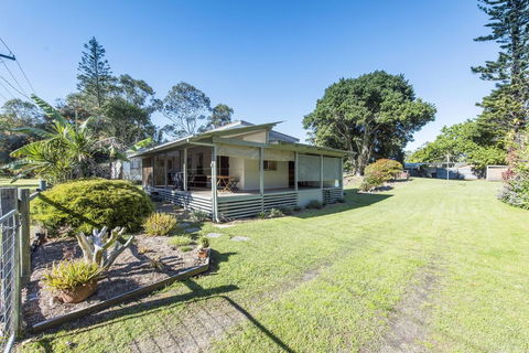 Bird Song - Iluka, NSW - Accommodation Port Macquarie 0