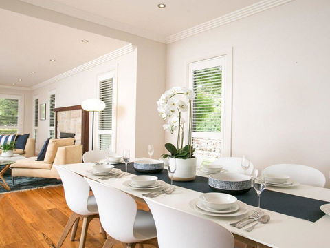 Bitola - Walk To The Village, Coffee And Pub - Accommodation Port Macquarie 3