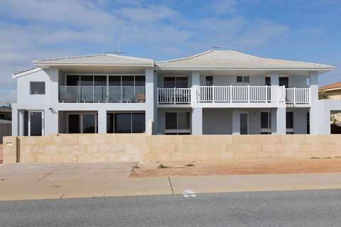 Blue Bay Beach Stay - Mandurah - Accommodation Port Macquarie 0
