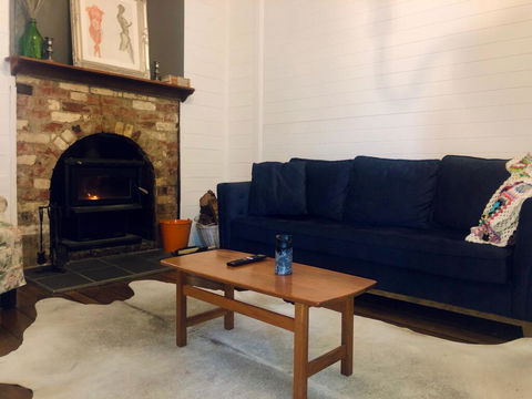 Blue Duck Cottage, Village Comfort, Fireplace - Accommodation Port Macquarie 1