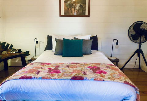 Blue Duck Cottage, Village Comfort, Fireplace - Accommodation Port Macquarie 0