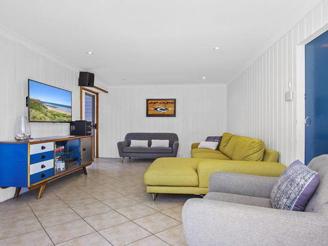 Blue Horizon - Beachfront With Fireplace - Accommodation Port Macquarie 1