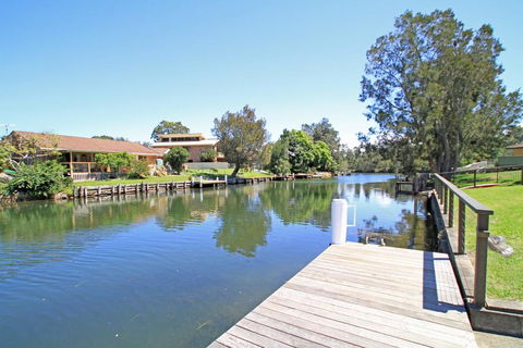 Blue Lagoon - Waterfront - Accommodation Port Macquarie 0