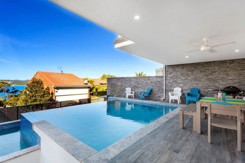 Blue Water Splendour - Infinity Pool And Amazing Views!! - Accommodation Port Macquarie 1