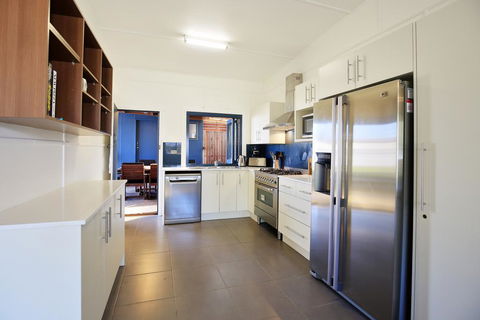 Bluetongue @ Culburra - Pet Friendly - 4 Mins To Beach - Accommodation Port Macquarie 3