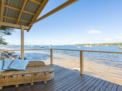 Bluewater - Riverfront Location With Water Views - Accommodation Port Macquarie 0