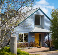 Boatshed Villa Yellow Door - Accommodation Port Macquarie