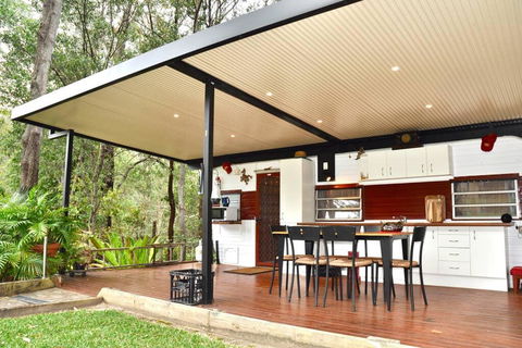 BoBRENE On Tamborine Nude Retreat - Cosy Chalet - Accommodation Port Macquarie 1