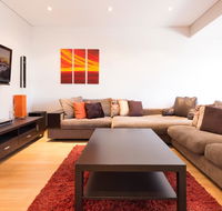 Bold modern 1 bed 10 mins from the city - Accommodation Port Macquarie