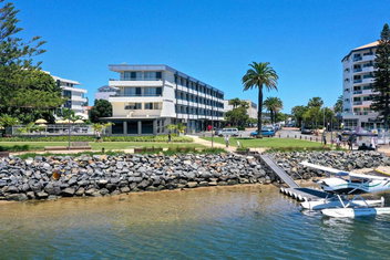 The Mid Pacific with Accommodation Port Macquarie