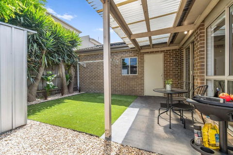 The Noble Prize Netflix & WiFi - Accommodation Port Macquarie 3