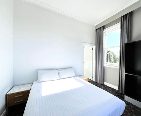 The Sunnyside Tavern, Broadmeadow - Accommodation Port Macquarie 0