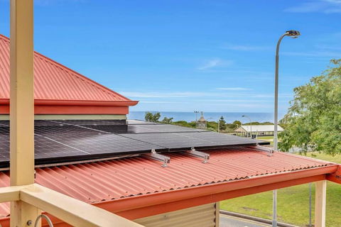 The Seaside Loft - A Breezy Beachside Lifestyle - Accommodation Port Macquarie 3