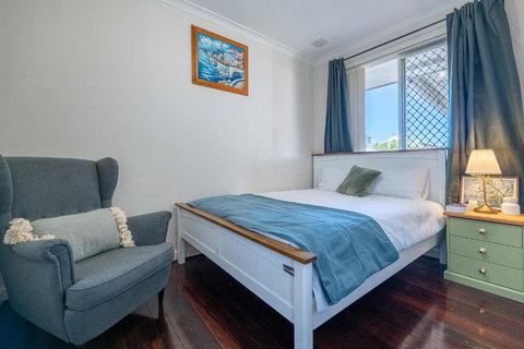 Warmth House Nr Airport 2rooms 5beds Yard N Parking - Accommodation Port Macquarie 2