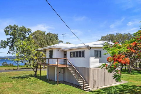 Welcome To Waterfront Views - Accommodation Port Macquarie 0