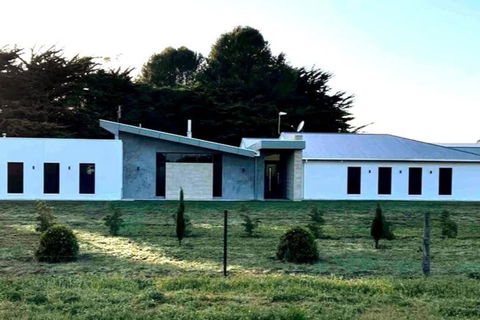 White Hut On Golflinks - Accommodation Port Macquarie 0