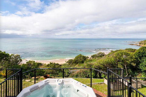 Y Vue - Beachside Apartment With Ocean Views - Accommodation Port Macquarie 2