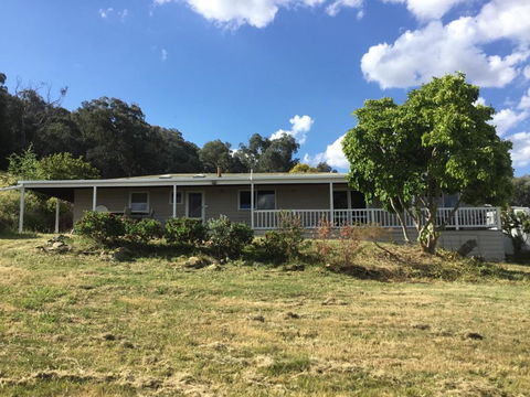 Yackandandah Farm Homestead - Accommodation Port Macquarie 1