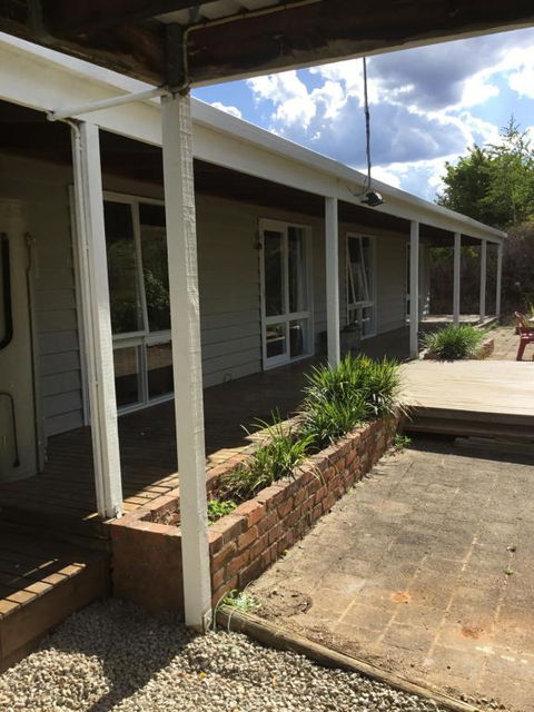 Yackandandah Farm Homestead - Accommodation Port Macquarie 3