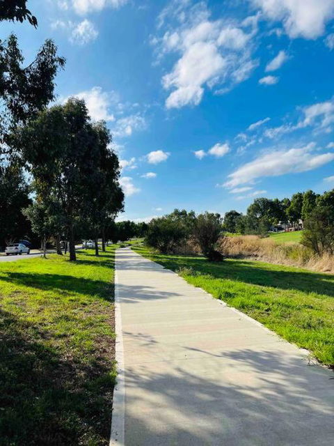 Yay! Enjoy An Entire House - Quiet, Spacious And Beautiful Stay In Melbourne - Accommodation Port Macquarie 3