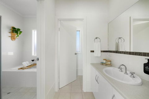 YARLU By Silver Sands - Accommodation Port Macquarie 1