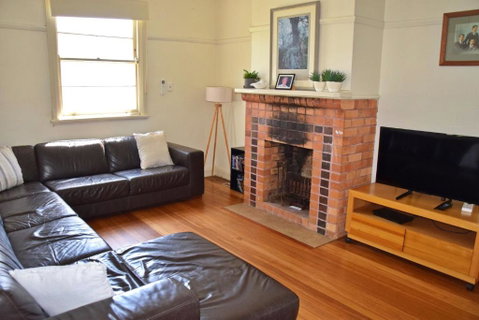 Yia Yias Place - Bring Your Own Linen. - Accommodation Port Macquarie 3
