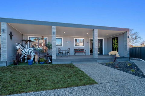 Zoo Villas: Villa Giraffe - Central Wynyard - Accommodation Port Macquarie 2