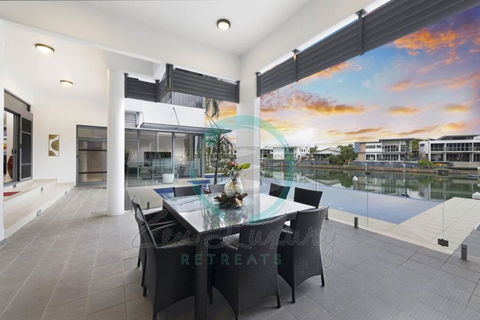 ZenLux: 4BR Bayview Mansion Infinity Pool + Cinema - Accommodation Port Macquarie 3