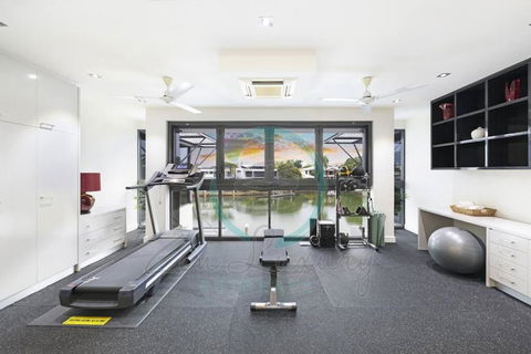 ZenLux: 4BR Bayview Mansion Infinity Pool + Cinema - Accommodation Port Macquarie 2