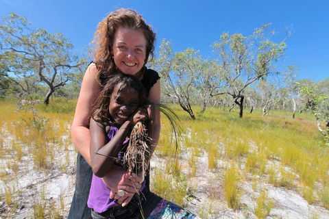 Gay-Wu Woman's 5 Day Yolngu Homeland Tour - Accommodation Port Macquarie 1