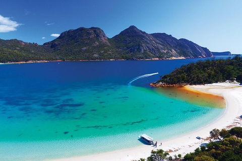 Wineglass Bay Private Charter Service - Accommodation Port Macquarie 1