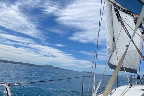 Sailing Curlew Escape On Moreton Bay - Accommodation Port Macquarie 4
