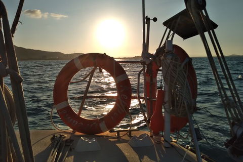 Townsville Small Group Early Morning Sailing Cruise Boat Tour Charter Hire - Accommodation Port Macquarie 0