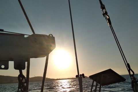 Townsville Small Group Early Morning Sailing Cruise Boat Tour Charter Hire - Accommodation Port Macquarie 5