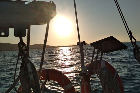Townsville Private Hire Sunset Sail Sailing Cruise Boat Tour Charter Experience - Accommodation Port Macquarie 4