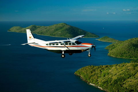 Reef And Island Scenic Flight From Airlie Beach - Accommodation Port Macquarie 3