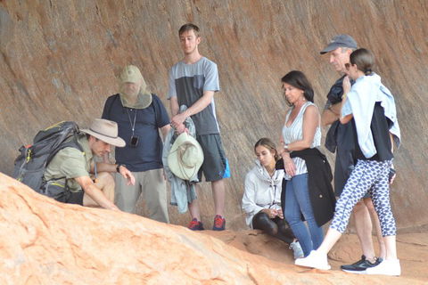 Uluru Small Group Tour Including Sunset - Accommodation Port Macquarie 2
