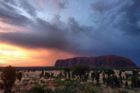 Uluru Small Group Tour Including Sunset - Accommodation Port Macquarie 4